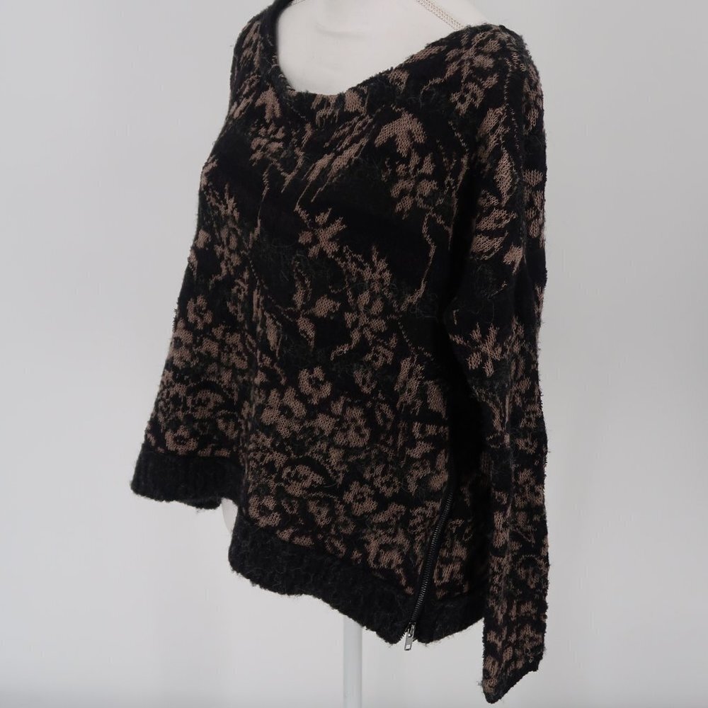 Free People Black and Brown Pullover Floral Sweater Zipper Detail Size XS